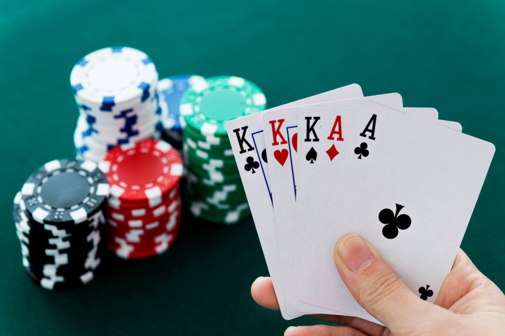 Cara Bermain Judi Poker dan Tips Menghitung Peluang